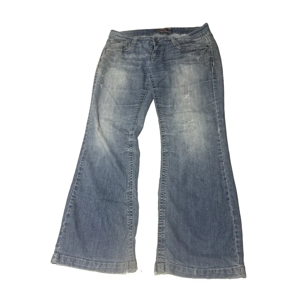 Wallflower Women's Size 15 Distressed Bootcut Jeans Light Wash Embroidered